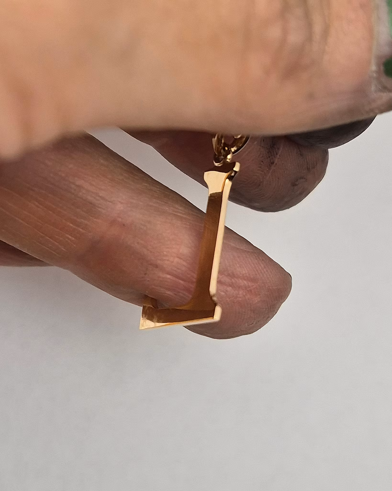 Bokstav "L" i 18K guld