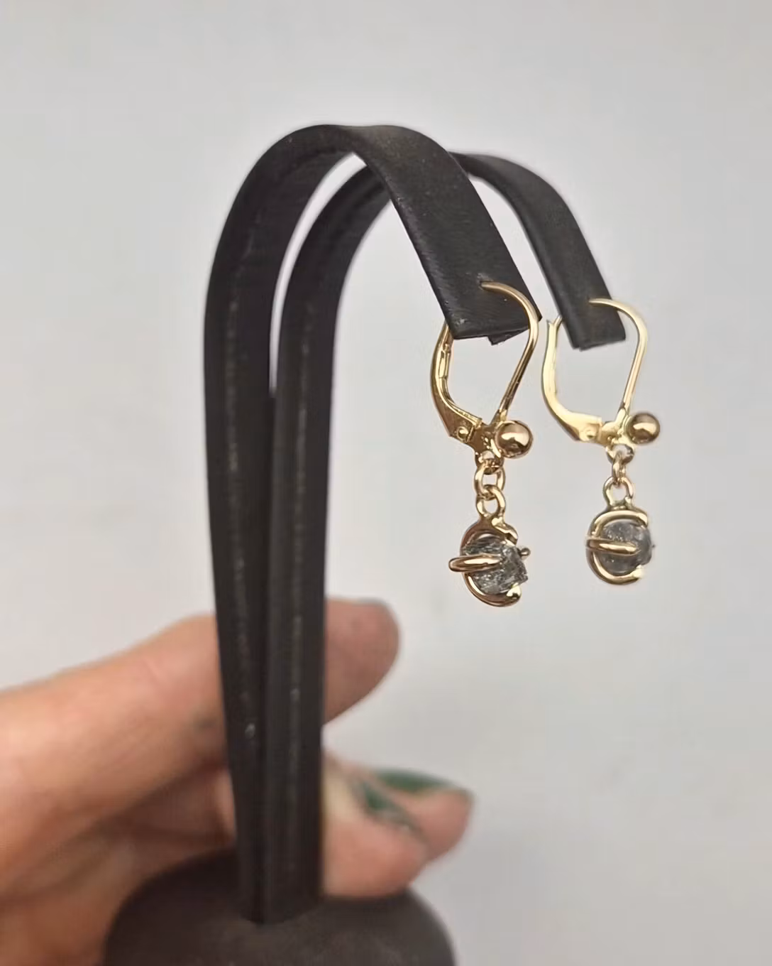 Örhängen i 18K guld med Rådiamanter 1,88 ct