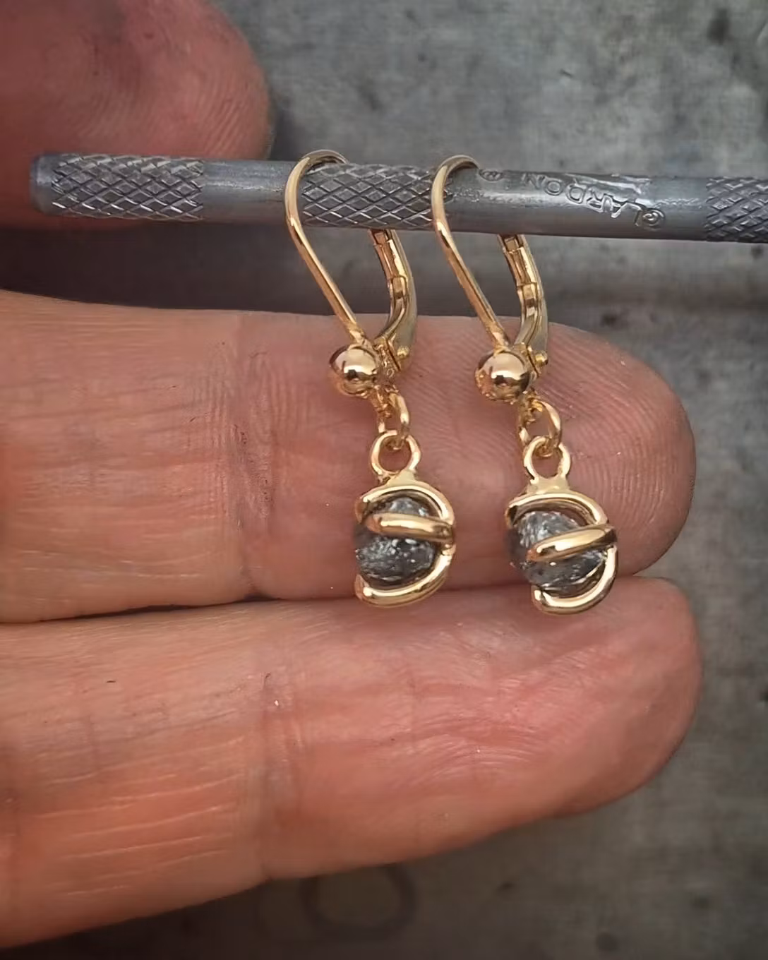 Örhängen i 18K guld med Rådiamanter 1,88 ct