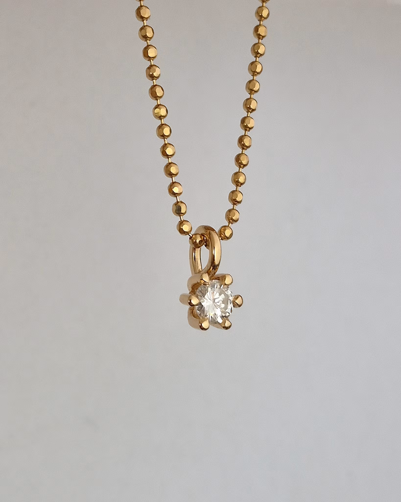 Precious six - hänge i 18K guld