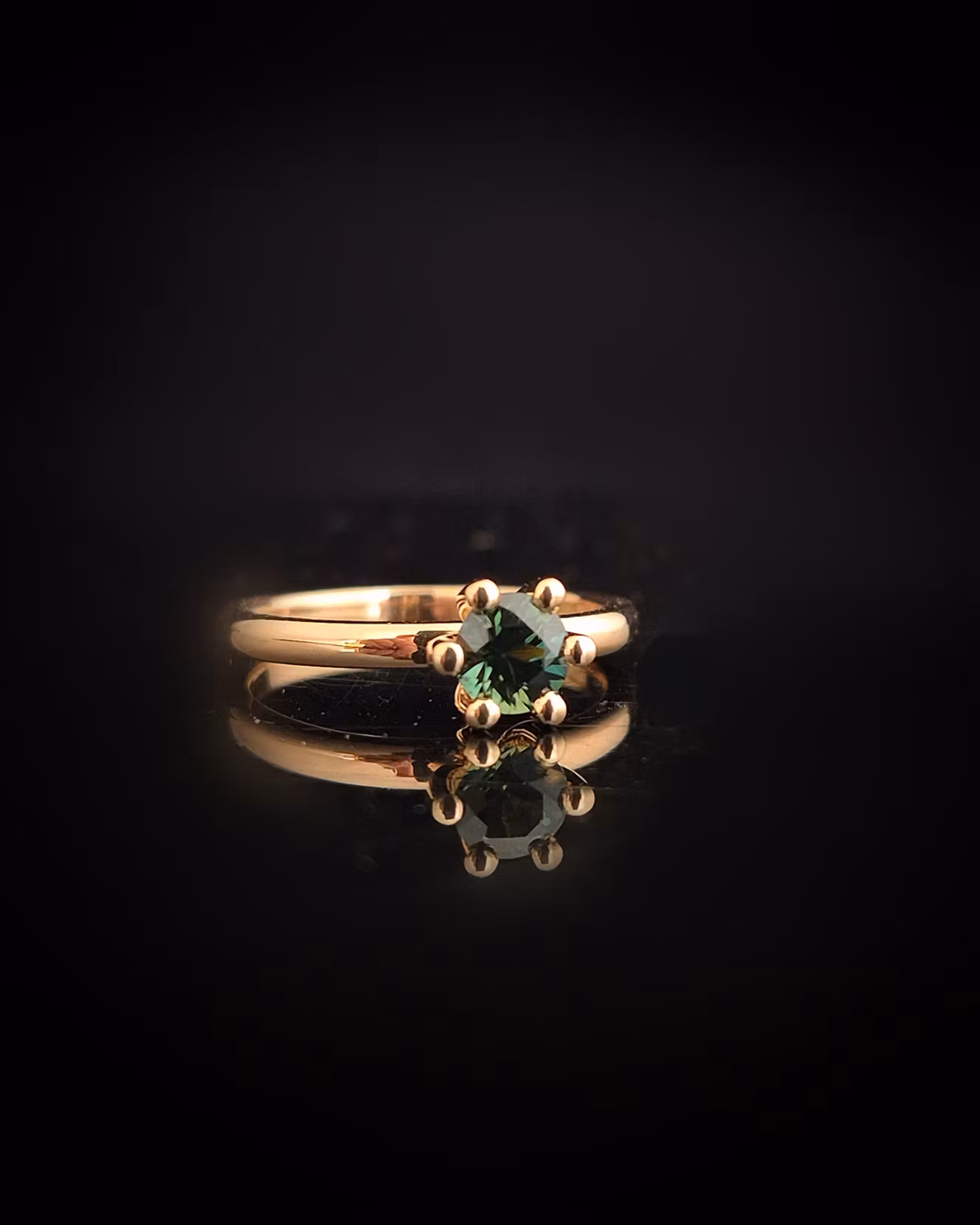 Precious six teal - ring i 18K guld med Safir