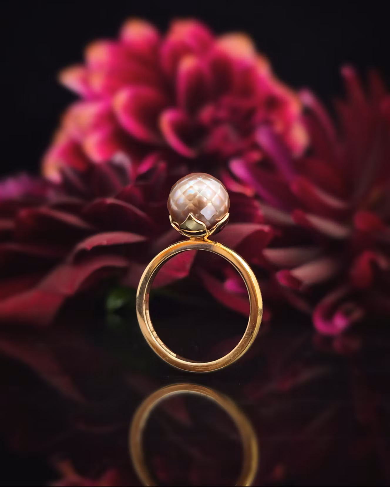 Freshwaterflower - Pärlring i 18K guld