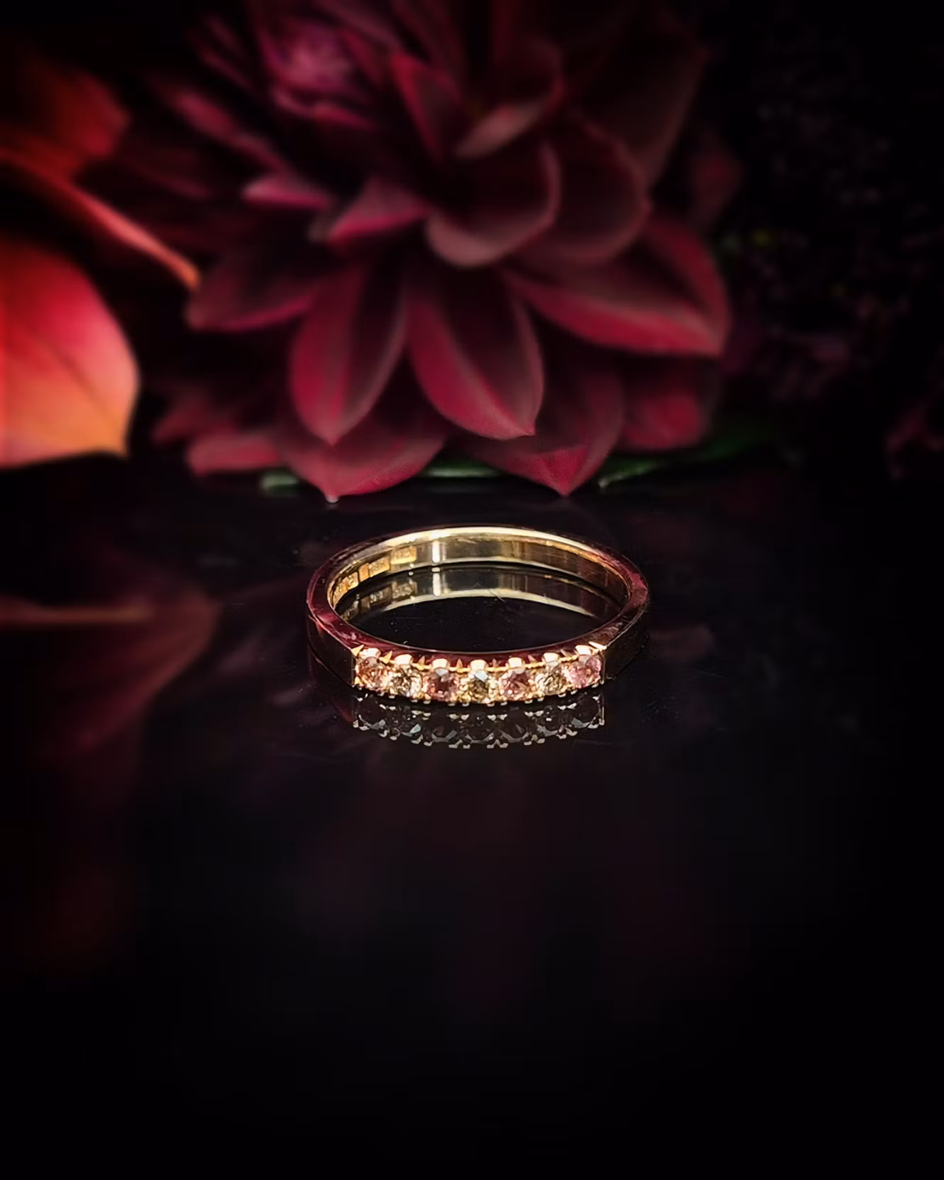 Peachy Champagne - Alliansring i 18K guld