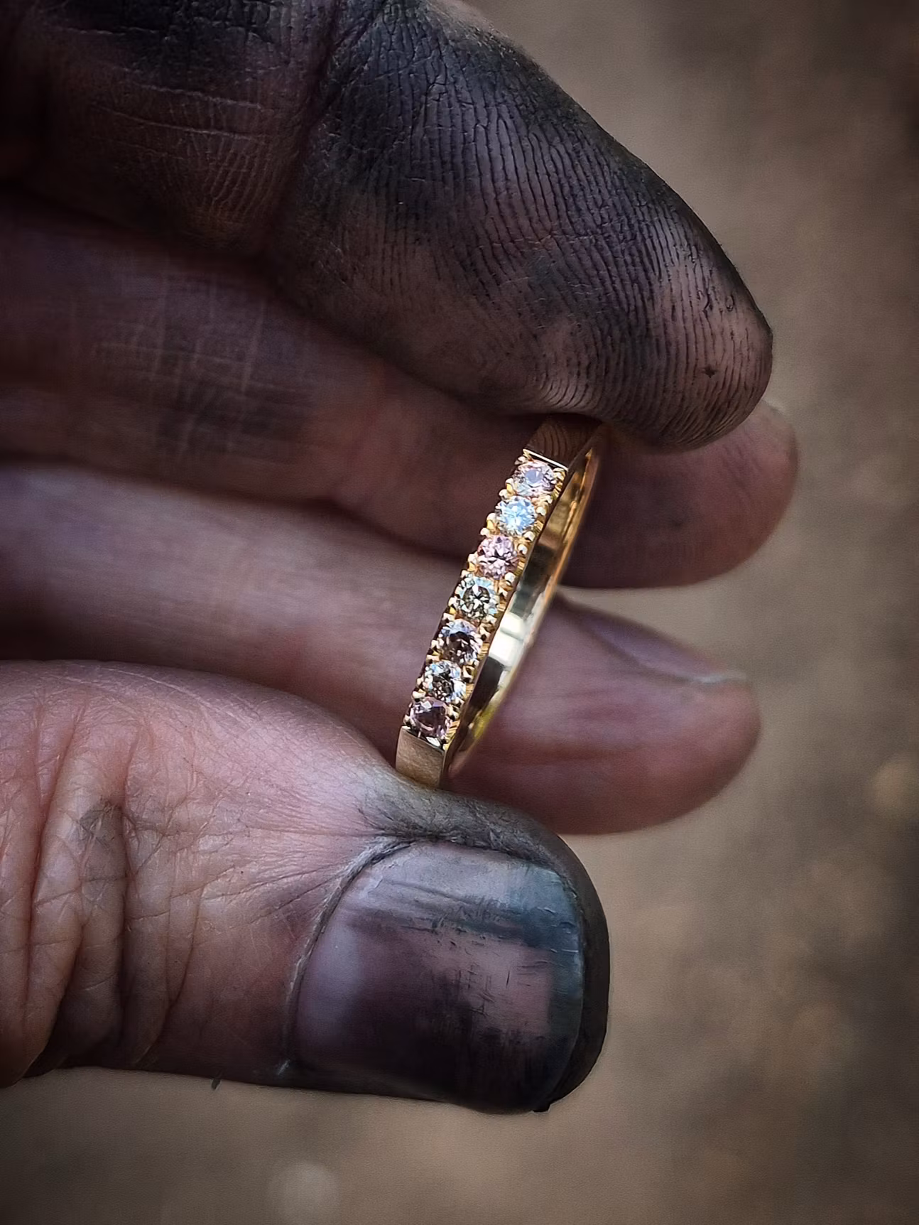 Peachy Champagne - Alliansring i 18K guld