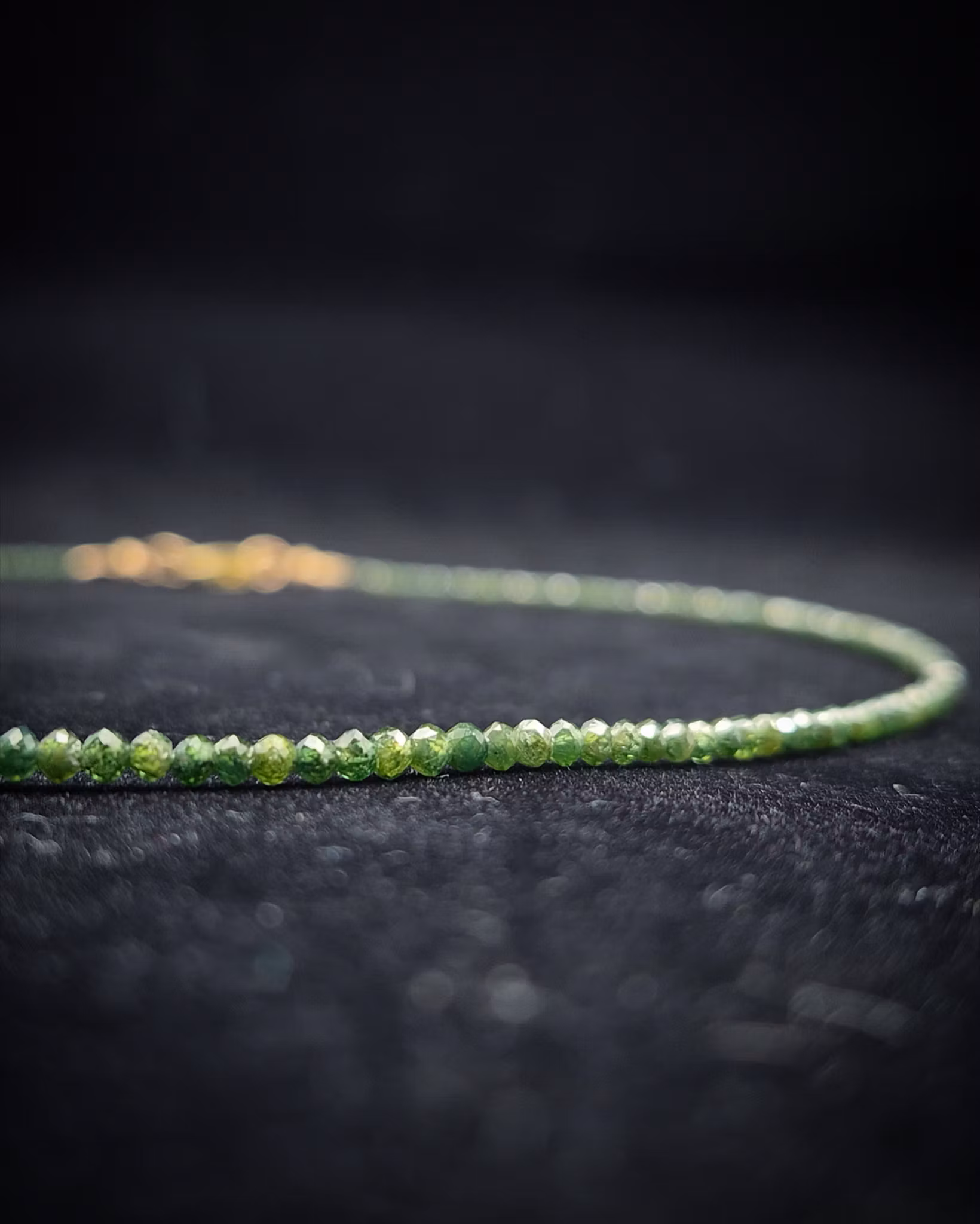 Gröngnister 16 ct- Diamantcollier 42 cm