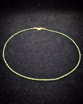 Gröngnister 16 ct- Diamantcollier 42 cm
