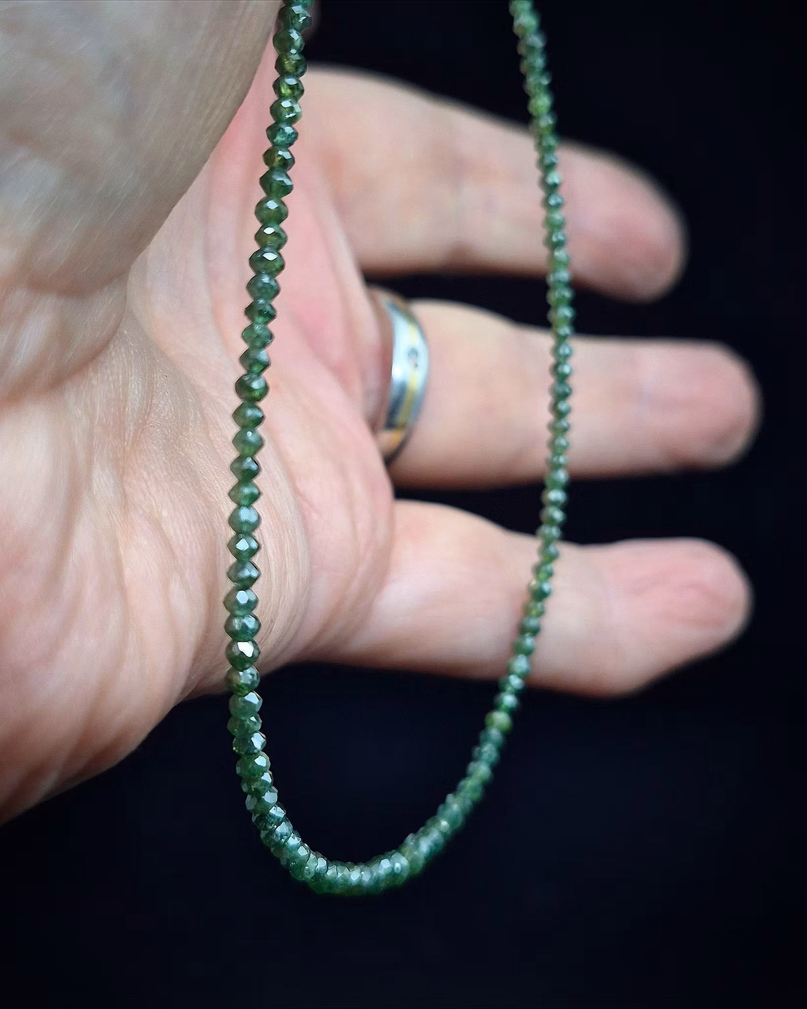 Gröngnister 16 ct- Diamantcollier 42 cm