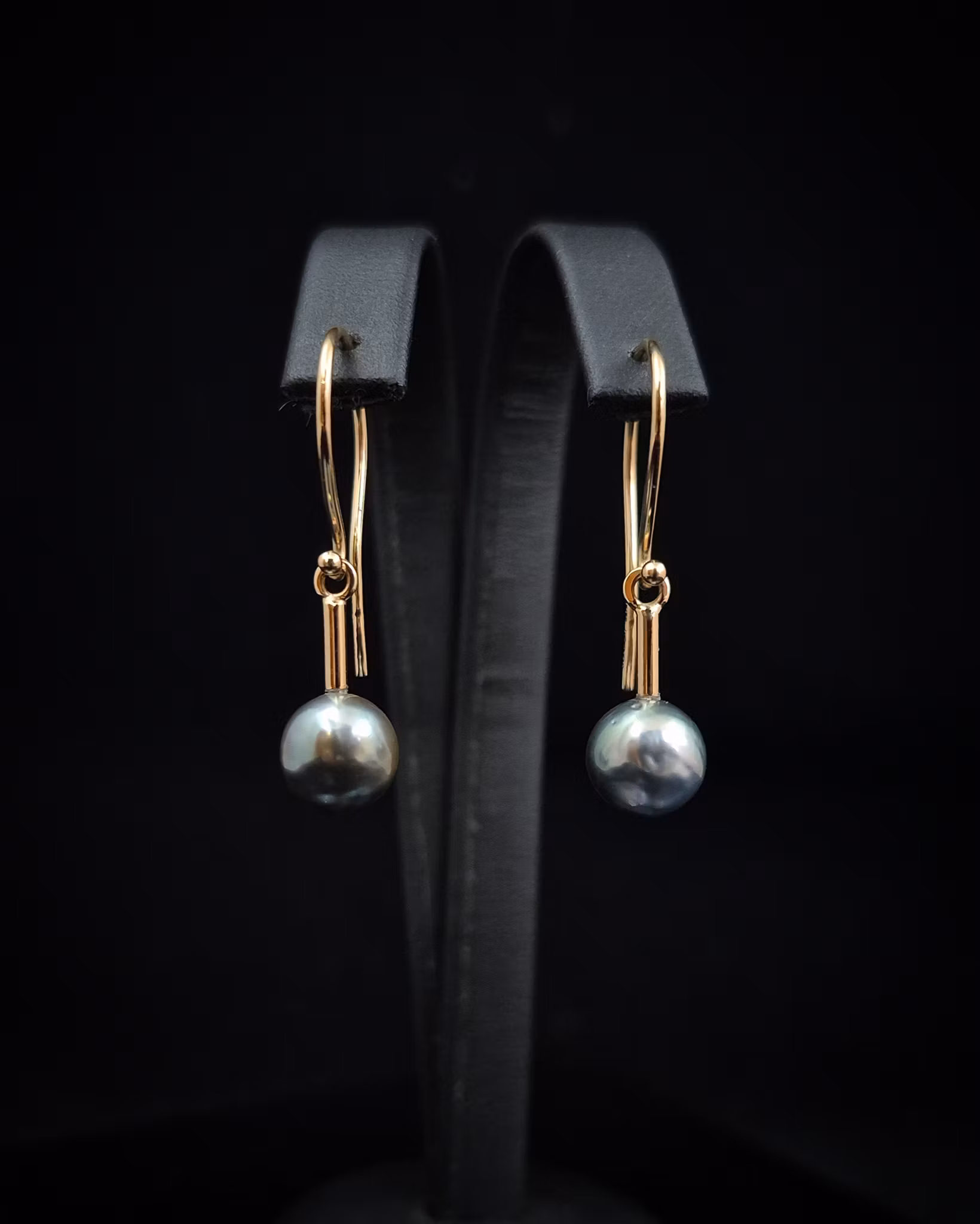 Tahitipärlor & Spineller - Teal & blå kombinationsörhängen i 18K guld