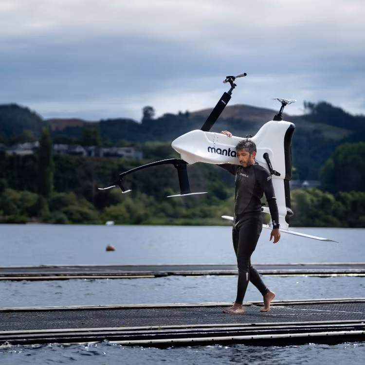 Manta 5 Hydrofoil sykkel - MyBoat | Din side for alt av båter!