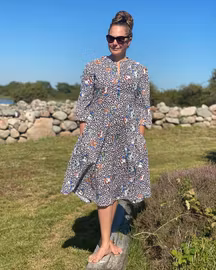Härligt blommig klänning