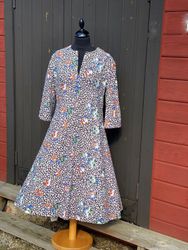 Härligt blommig klänning