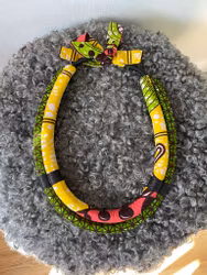 Grovt halsband gul/grön dominans