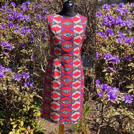 Rosa/lila figurnära afrikansk