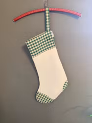 Vit julstrumpa, grönrutig, med spets