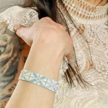 The Chain in Ombre - Bracelet with Palestinian Tatreez Pattern