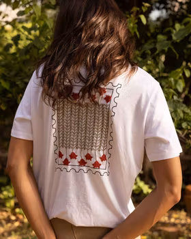 T-shirt featuring Rose