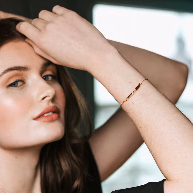 Linked armbånd