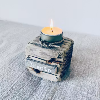 Ljusstake i drivved med skylt - Bohuslän