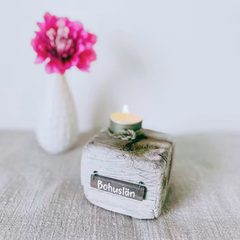 Ljusstake i drivved med skylt - Bohuslän