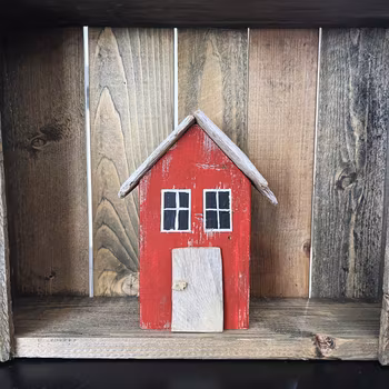 Miniatyrhus av drivved - Nr 564