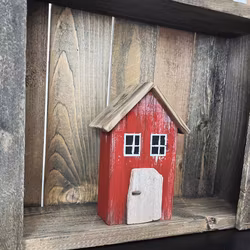 Miniatyrhus av drivved - Nr 565