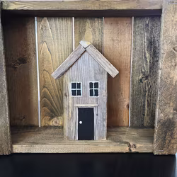 Miniatyrhus av drivved - Nr 568