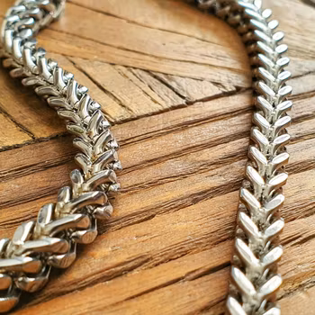 Silverskimrande Kejsarlänk – En tidlös favorit ✨