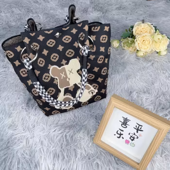 Charmig Handväska med Nallebjörnsmotiv