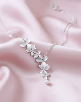 Blomsterdröm med Pärla