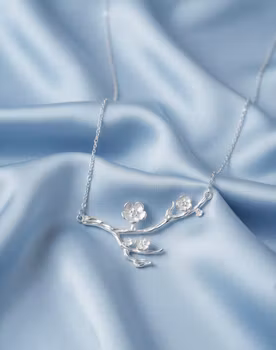 Körsbärsblom i Silver