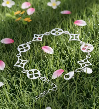 Clover Charm Armband