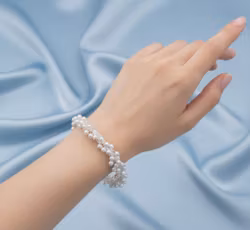 Skimrande Snöbollsarmband