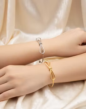 Rosett Bangle – Minimalistiskt armband i guld och silver