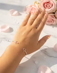 Minimalistiskt Triangelarmband