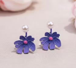 Blomstrande Pärla – Eleganta Örhängen i Pastell & Svart