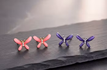 Söta Fjärilsörhängen med Gnistrande Detaljer