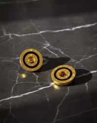 Tidlös Elegans – Guldpläterade Örhängen med Romerska Siffror