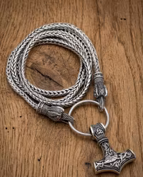 Tors Hammare – En trogen följeslagare