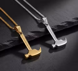 Lilla Hammaren – Ett charmigt halsband för den händige