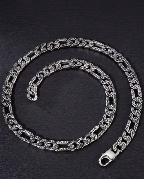 Tidlös Elegans: Mönstrat Figaro-halsband