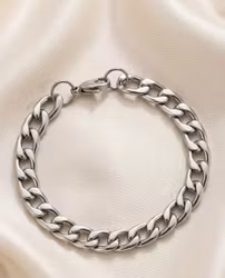 Ella Curb Bracelet – Silver Glow ✨