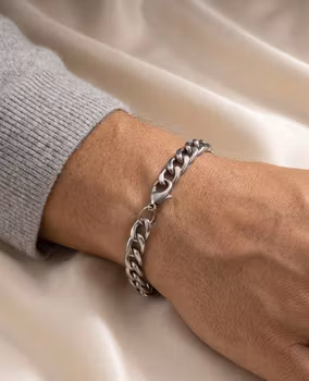 Ella Curb Bracelet – Silver Glow ✨