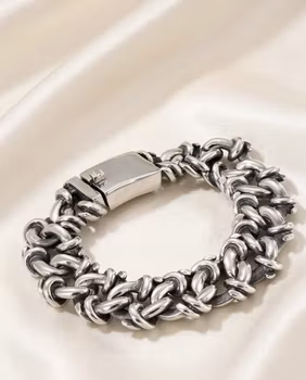 Silverlycka Knot Armband 🔗✨