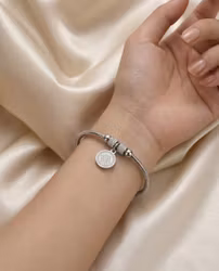 Silverglimrande Berlockarmband