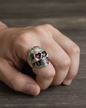 Lilla Tuffingen – Dödskallering med Röda Stenar