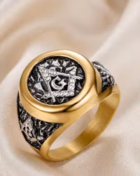 En glimt av elegans – Frimurarring i guldton