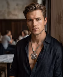 Vikingakrigarens Beskydd – Halsband med Hjälm & Yxor 🛡️🪓