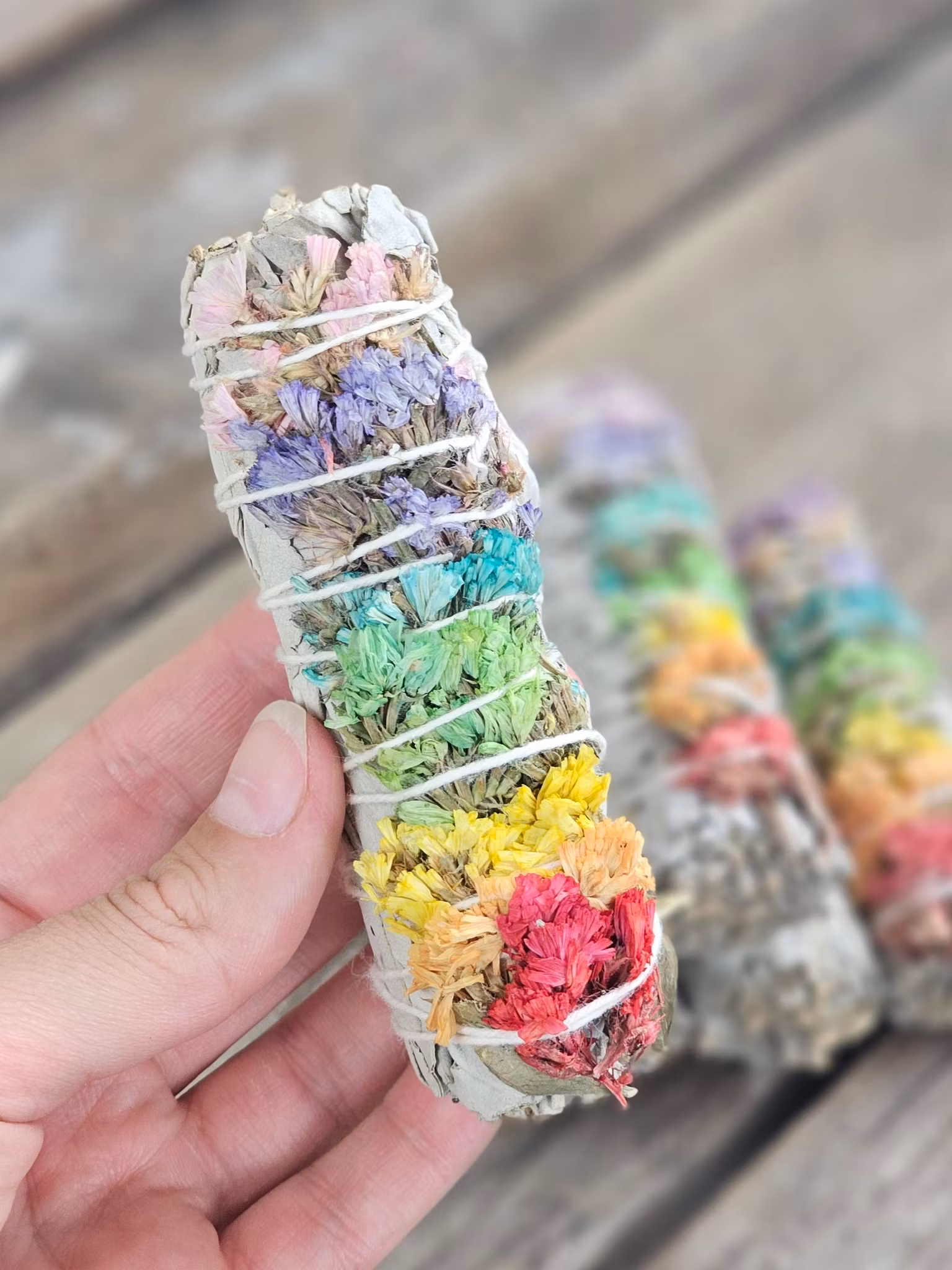 Vit Salvia med Chakra Blommor