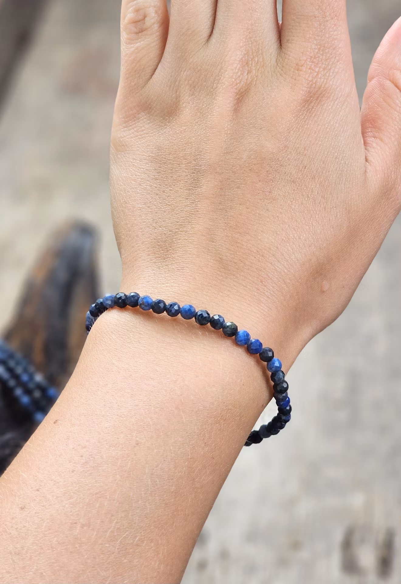 Dumortierit, armband 4mm facetterade pärlor