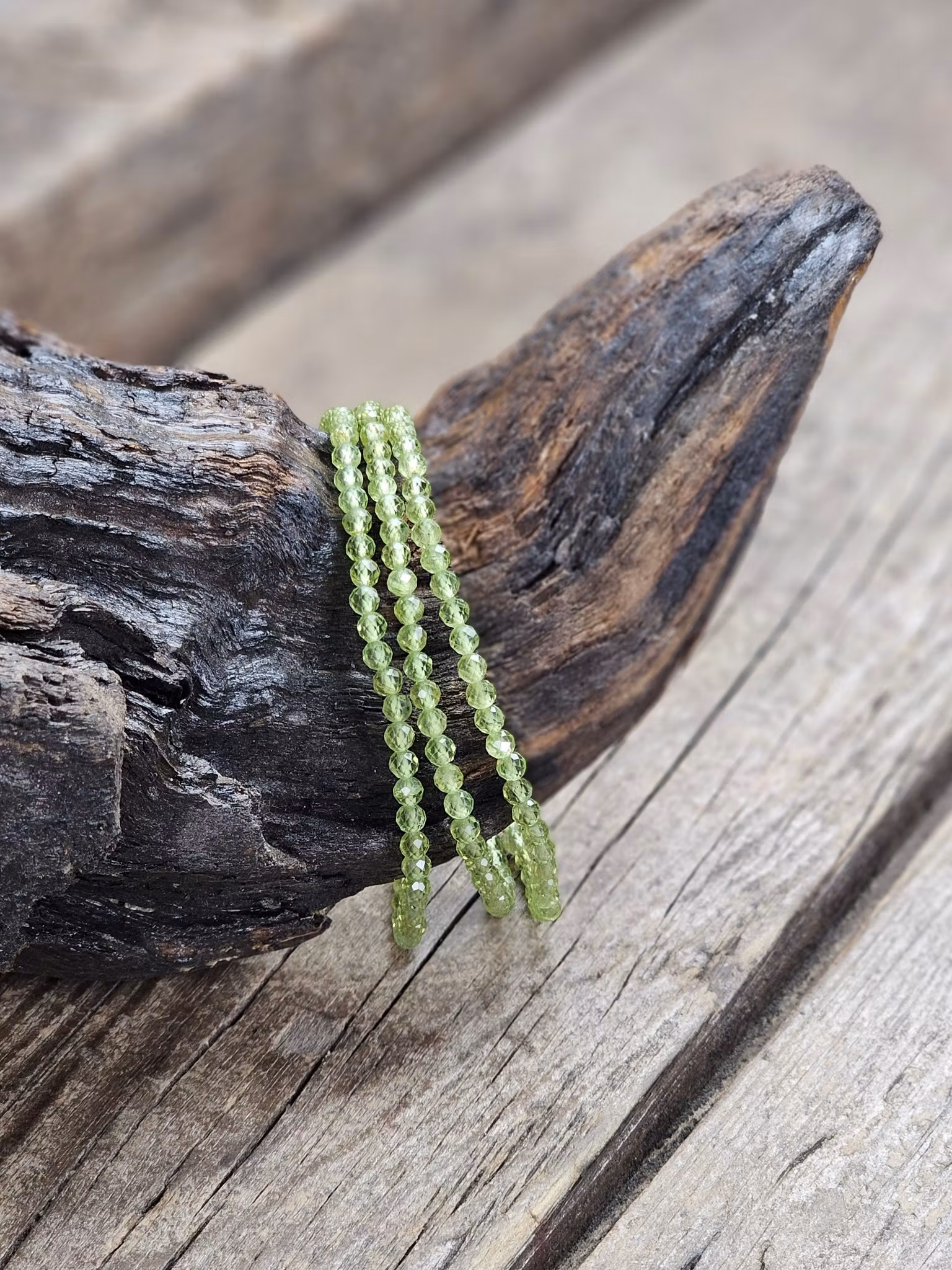 Peridot (Olivin), armband 4mm facetterade pärlor
